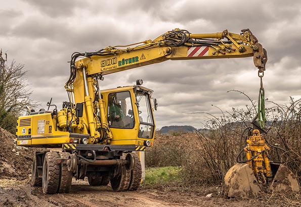挖掘机保养步骤全解析，延长设备使用寿命